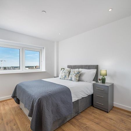 Skyvillion: Riverside Apartments with City Views London Exterior photo
