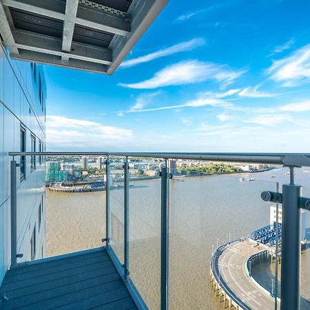 Skyvillion: Riverside Apartments with City Views London Exterior photo