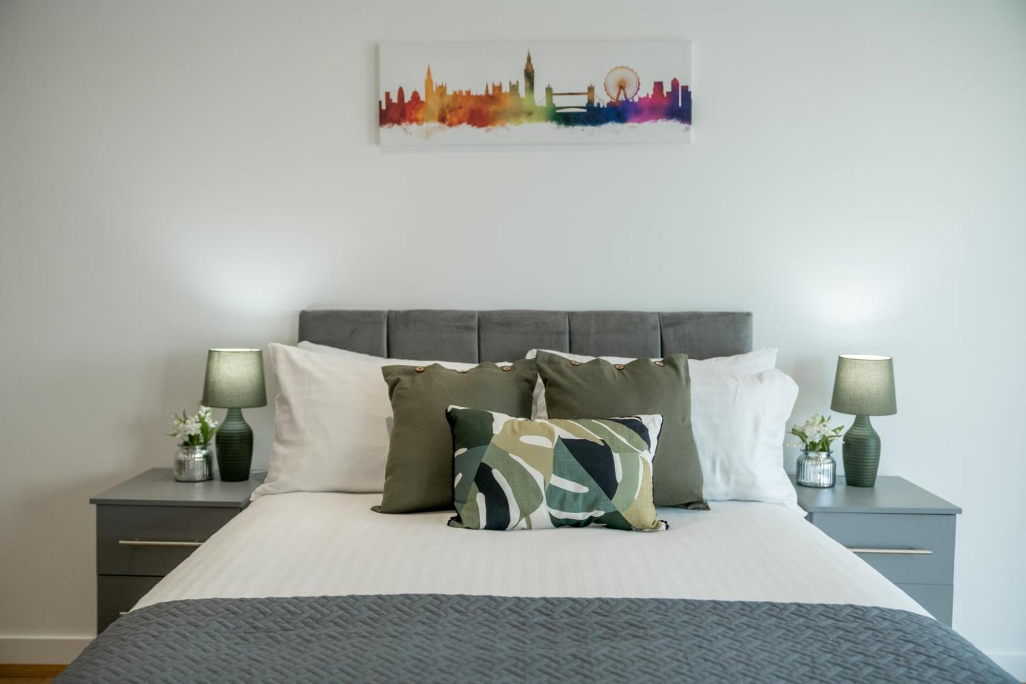 Skyvillion: Riverside Apartments with City Views London Exterior photo